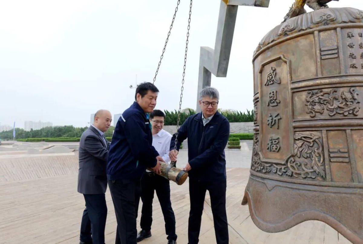 飞碟汽车 民族的，世界的飞碟汽车挑战帕米尔高原出征仪式启幕1.jpg