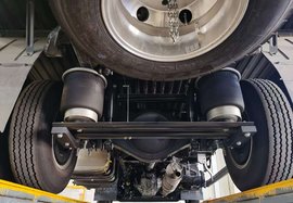 江淮1卡推出帅铃S6空气悬架新品,助力高效运输更可靠