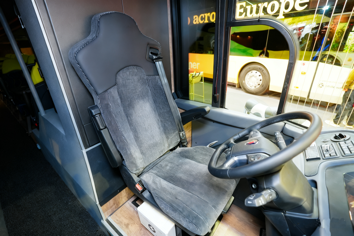 比利时车展客车标配!伊思灵助力中国客车绽放欧洲市场