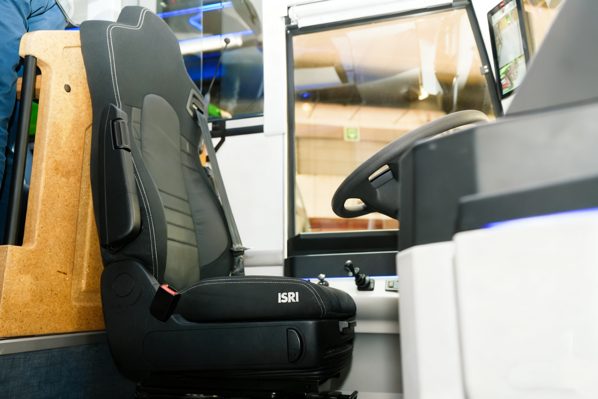 比利时车展客车标配!伊思灵助力中国客车绽放欧洲市场