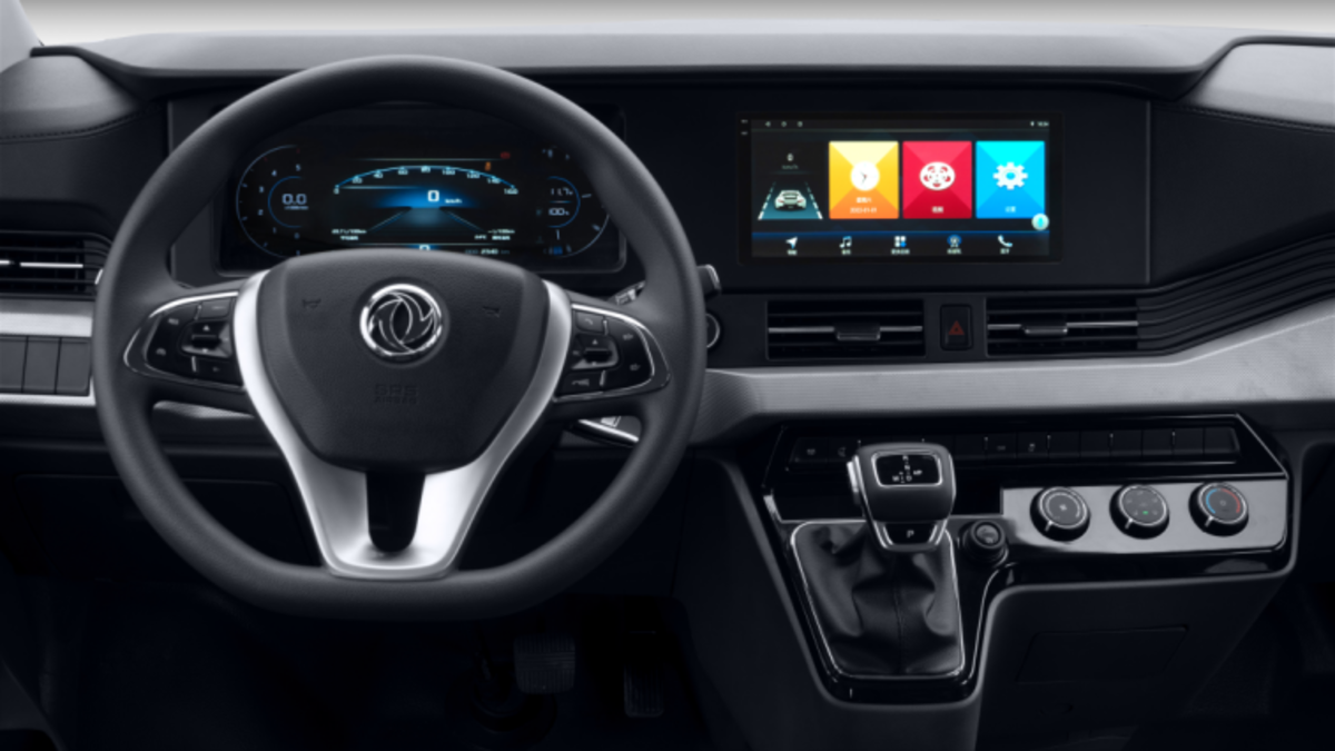 选择一款大面包车,何必纠结?东风御风V9+“闭眼入”IMG_256