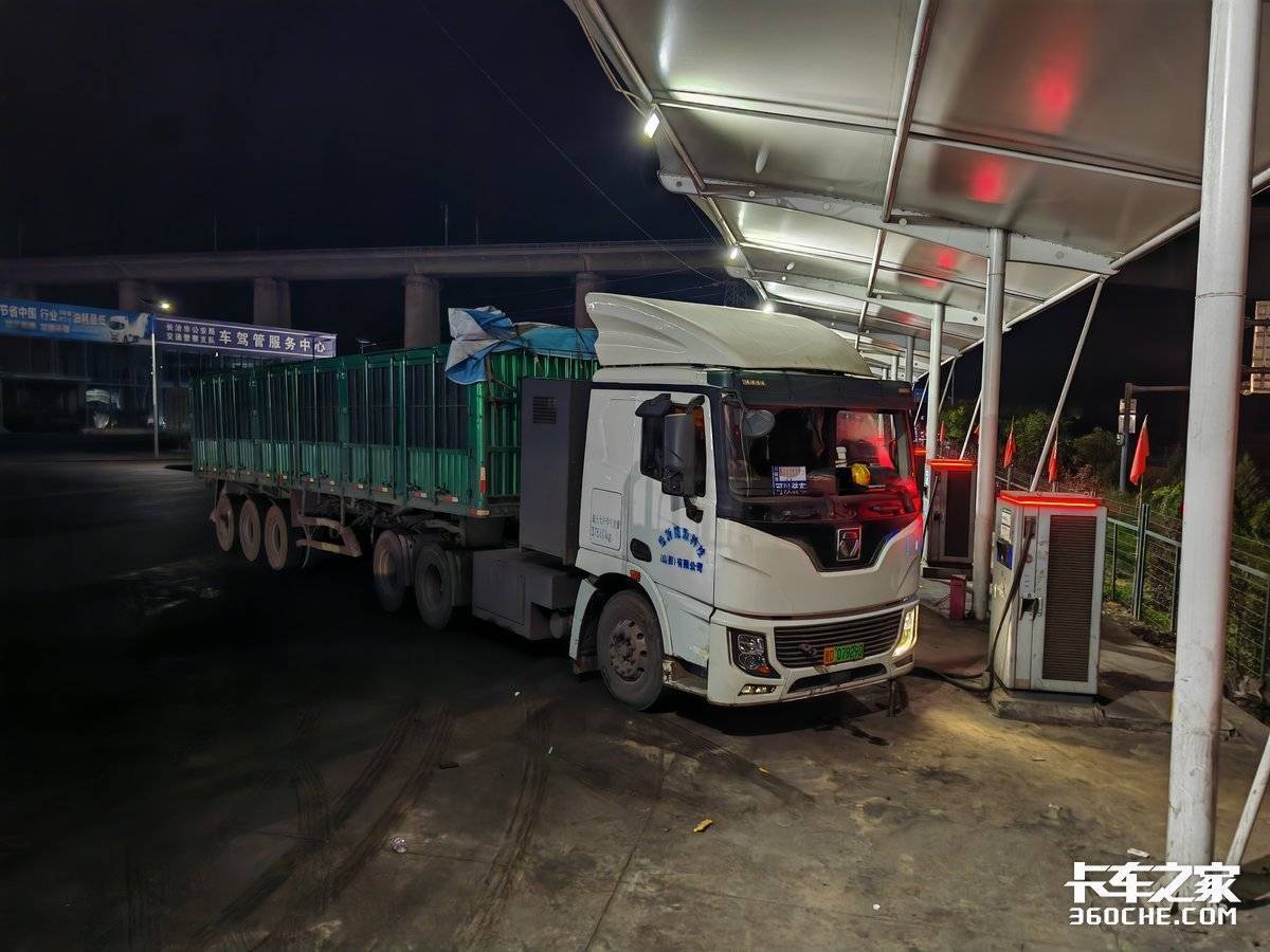 纯电货车装车量暴涨!商用车或扛起来动力电池增长大旗