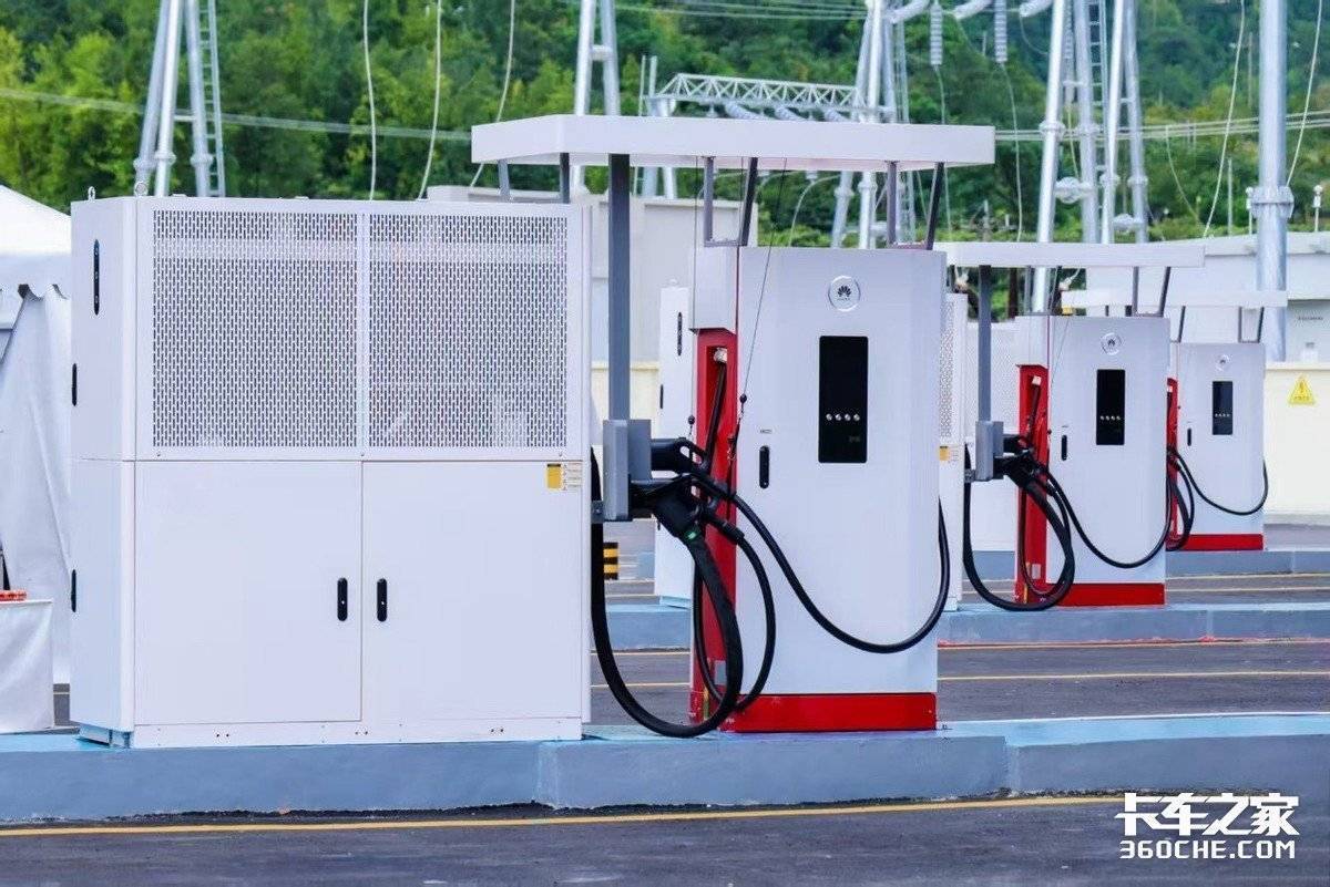 纯电货车装车量暴涨!商用车或扛起来动力电池增长大旗