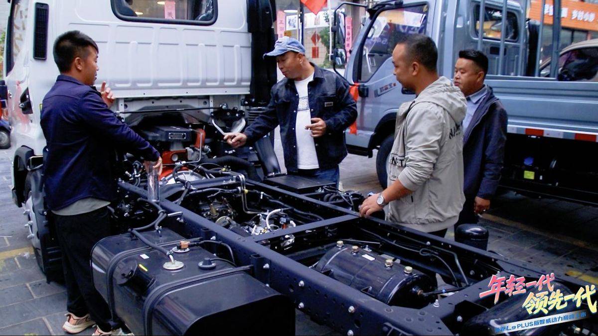 赋能中原、西南物流新发展 江淮1卡领跑L6PLUS、L9PLUS版智威动力双车上市11