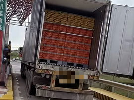 拉一车鸡蛋 收费站以货车超长为由拒绝免绿通