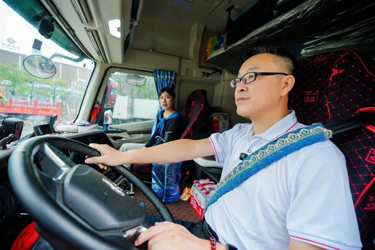 5000公里跨山海!乘龙卡车以硬核实力开启极致价值体验征程微信图片_20251022132834_1323_43