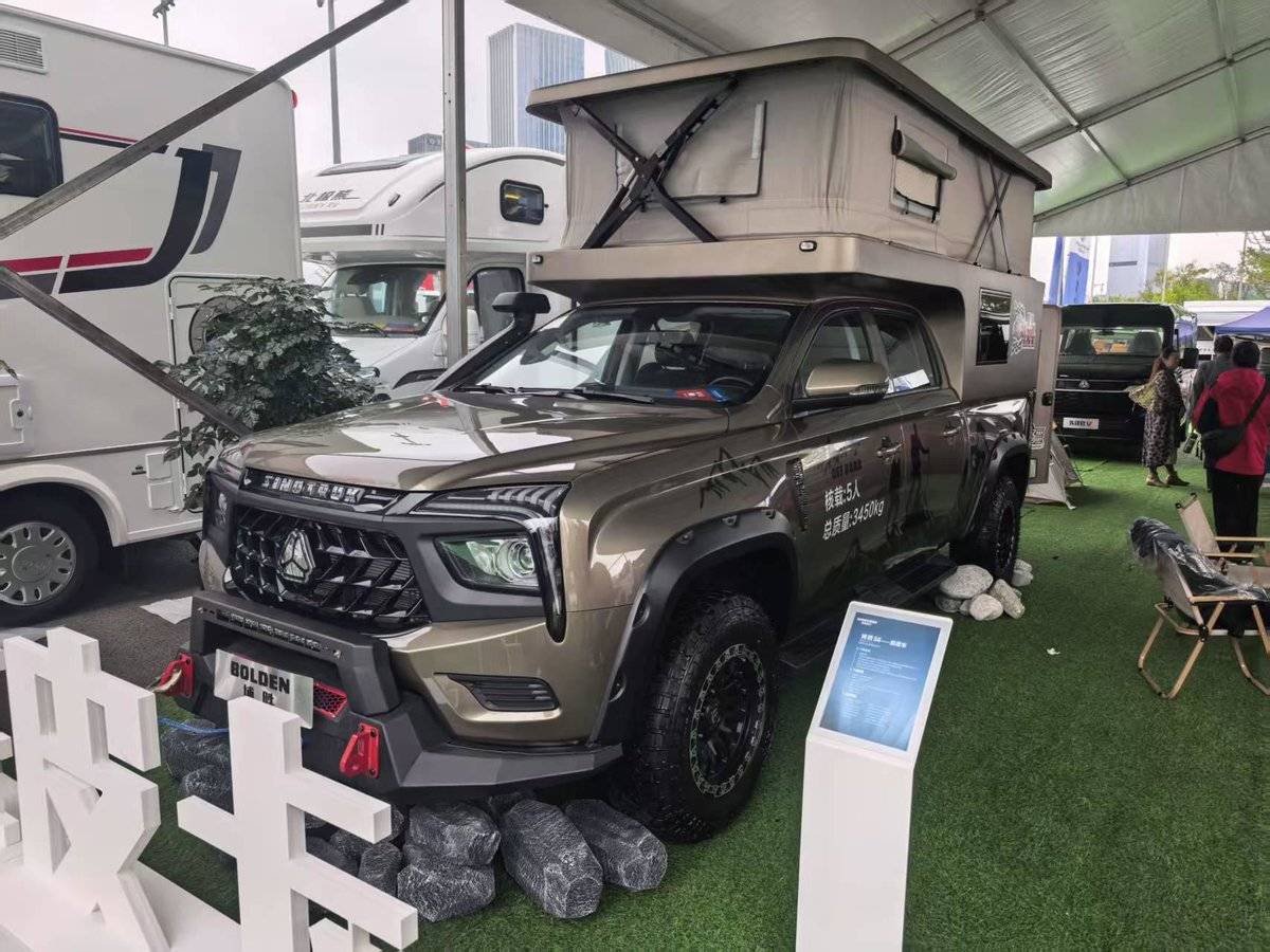 中国重汽轻型汽车登陆成都房车展,五款旅居车构建出行新形态图片