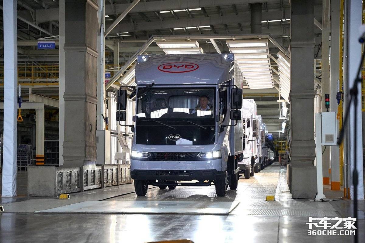 纯电货车装车量暴涨!商用车或扛起来动力电池增长大旗