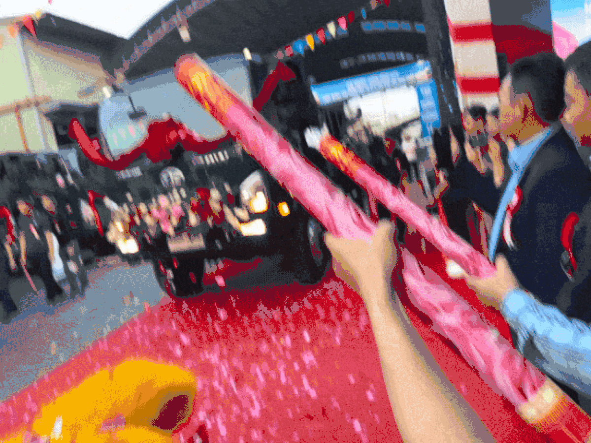 超300家海外主流媒体转载!新华社面向全球硬核安利一汽解放相关图片