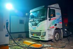 ֱ������ʹ�㣡�칤����Դ�ؿ�Я�ֿͻ�����ӯ����̬