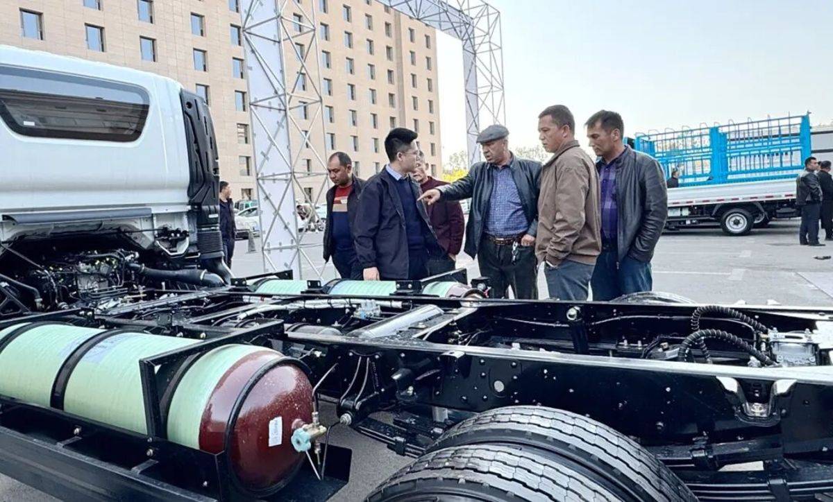 飞碟MW7&飞碟缔途MX新产品上市发布会暨飞碟汽车挑战帕米尔高原活动收官仪式圆满举行活动相关图片