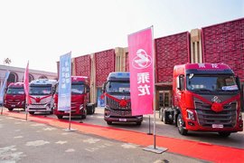 乘龙卡车闪耀乌鲁木齐,共启丝路干线运输创富新程