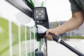 里程碑时刻：沃尔沃电动卡车累计行驶里程突破2.5亿公里