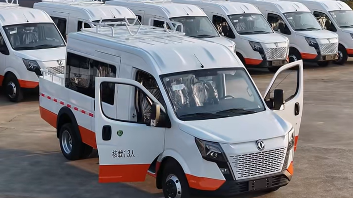 信赖源于品质,东风御风斗式工程车再获铁路局批量采购