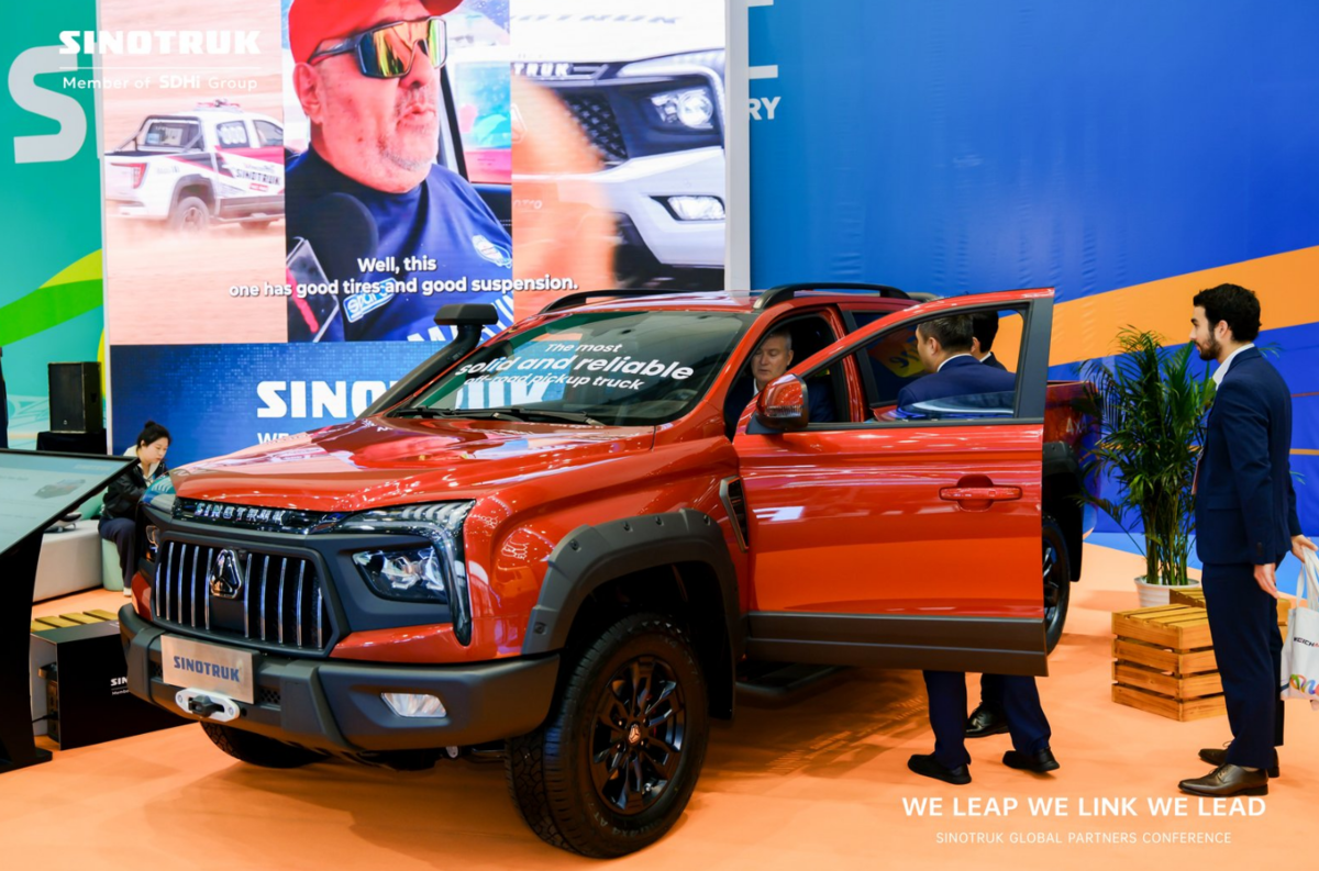 驾趣无界!中国重汽以定制化设计,解锁最优