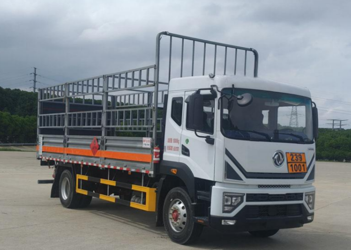 东风专致危化品运输车，让每一程都安心高效