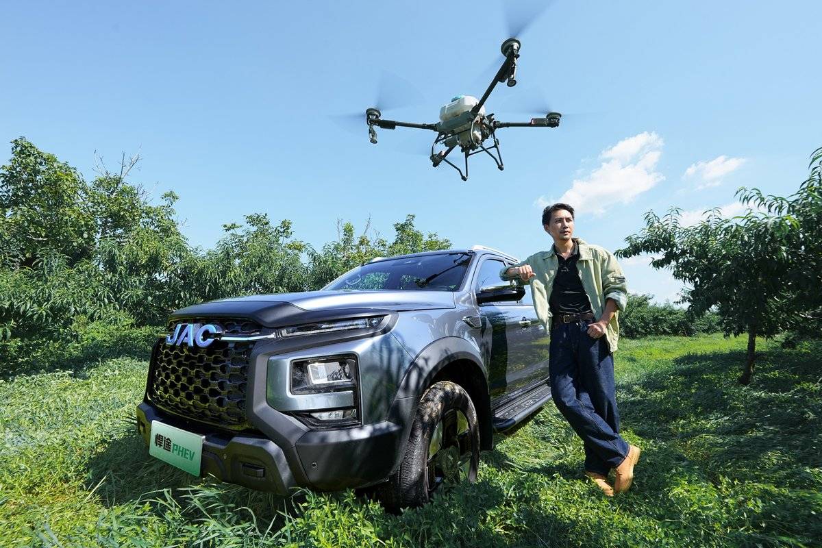 江淮悍途PHEV助力秋收:千扭动力皮卡成为田间