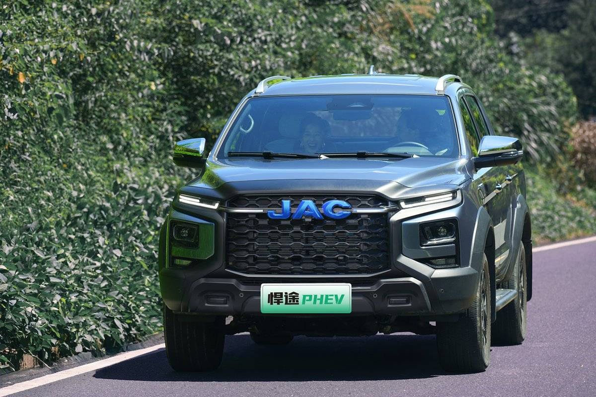 江淮悍途PHEV助力秋收:千扭动力皮卡成为田间