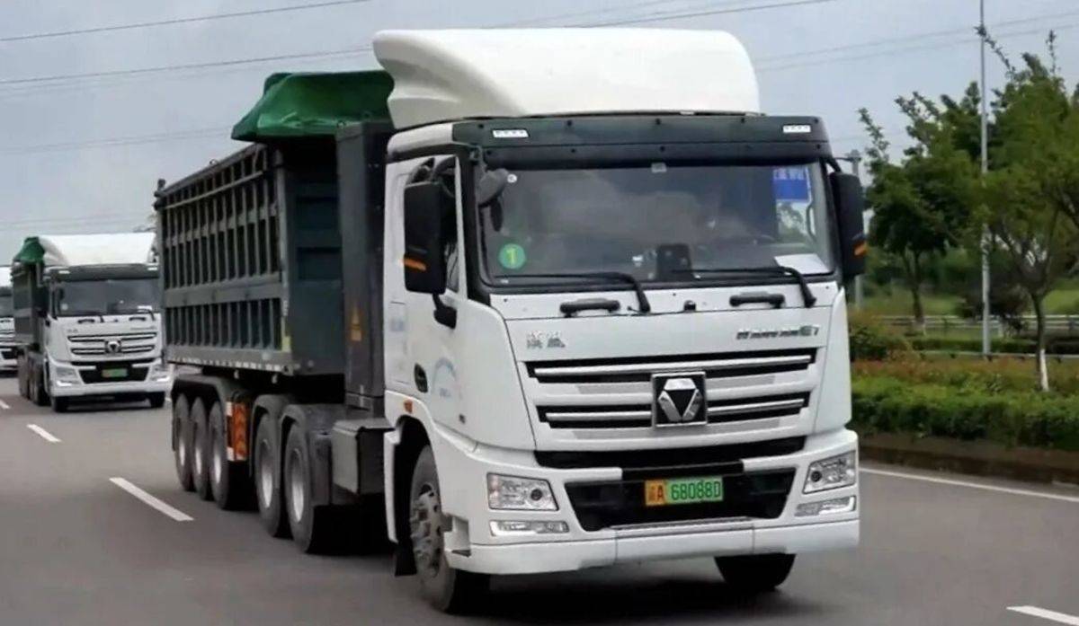 三次都买TA！百台徐工纯电动牵引车交付西南图片