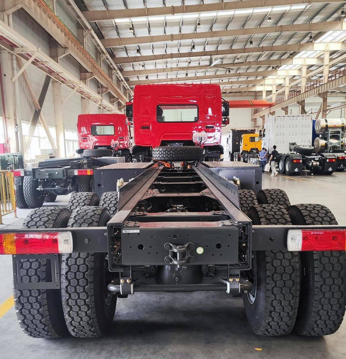 动力承载双标杆,乘龙H5 8X4纯电自卸车定义城建运输新标准d3b2fe1314ddbbf2f91cc287a930c0ed_compress