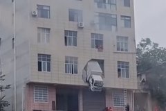 С����ײ��ǽ��������¥2¥��