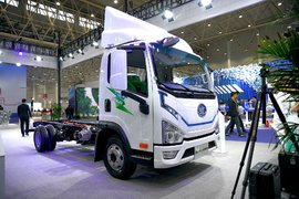 武汉车展!96度电配1710宽轮距 200匹马力的纯电虎6G堪称6边型战士!