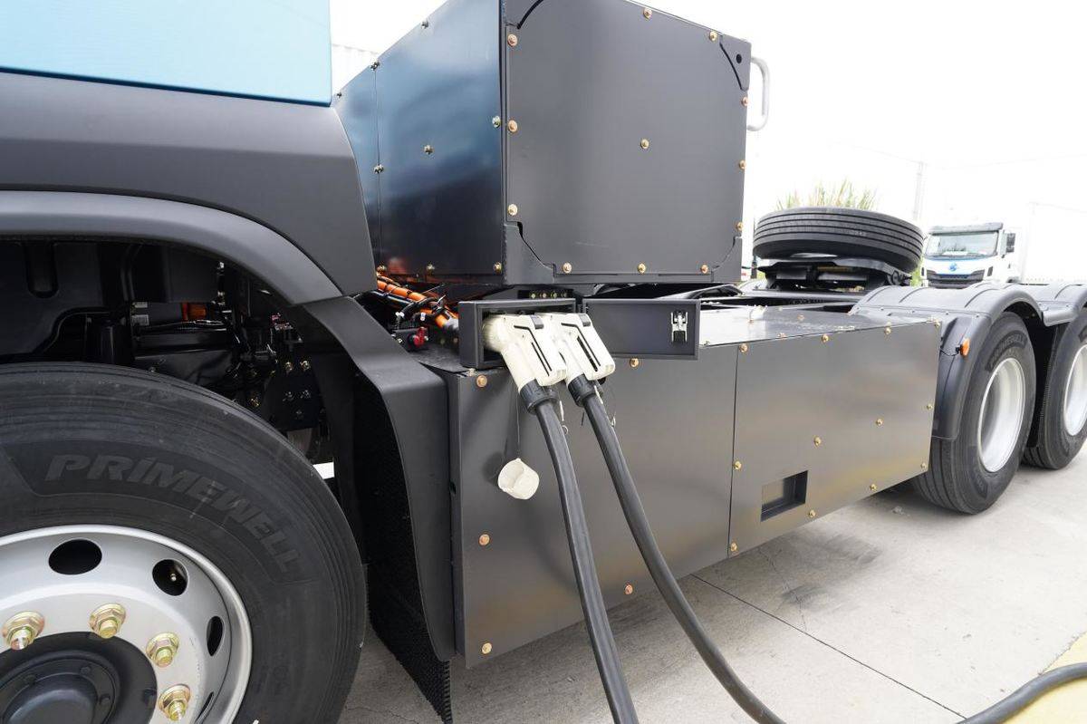 置换补贴至高14万！乘龙翼威5纯电牵引轻装开启新征程ZDF00090