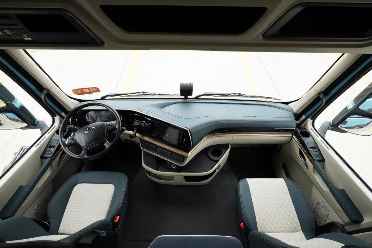 置换补贴至高14万！乘龙翼威5纯电牵引轻装开启新征程ZDF00077