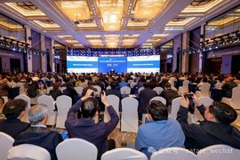 “焕新 · 突破”—2025中国商用车产业发展与技术创新大会在武汉召开