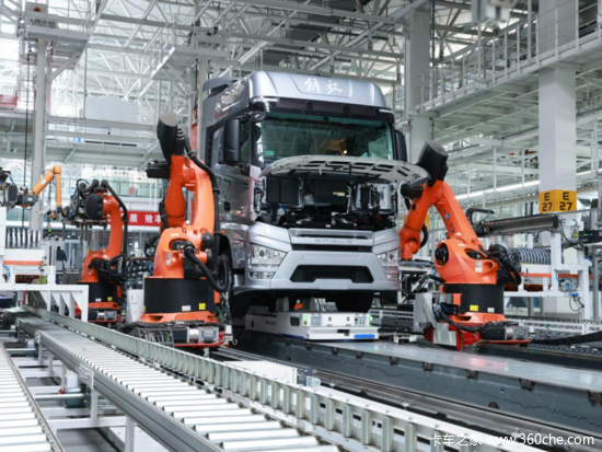 冲刺四季度—— 10月解放斩获中重卡批发、终端“双第一”