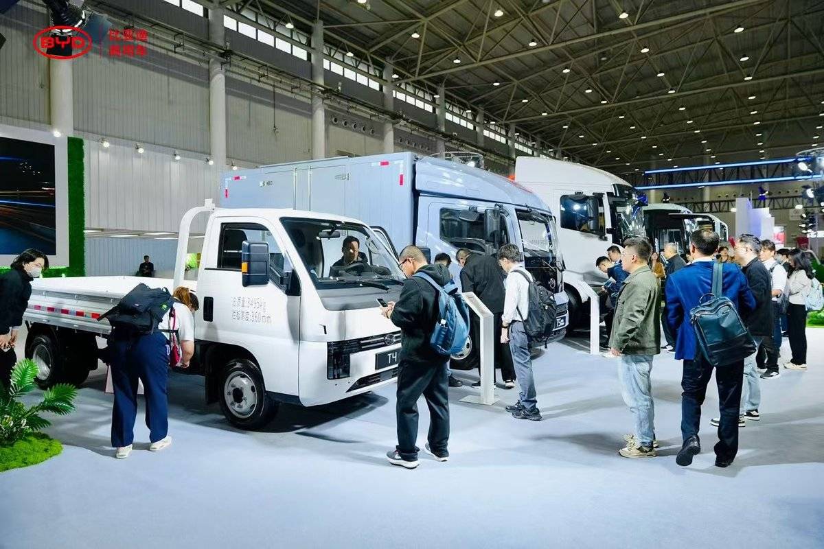 最低9.58万起!比亚迪轿卡T4上市发布 专为中国城配场景量身定制