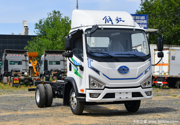 “险”摆一下，交强险免费送了！