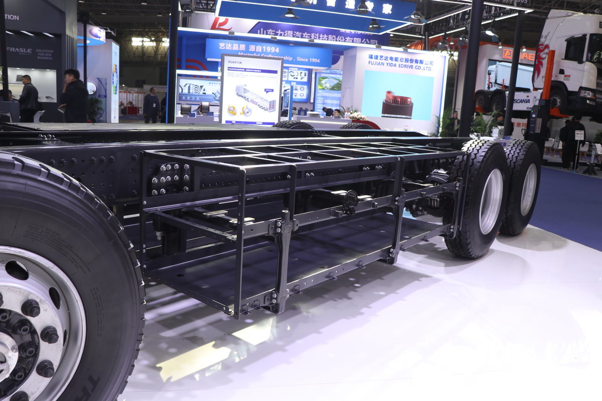 更轻更安全 华永全浮式电池包框架评测