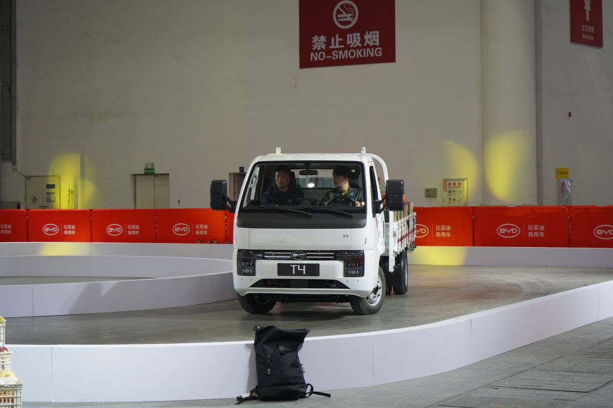 ���ǵϽο�T4����&nbsp;9.58�����¶���С��