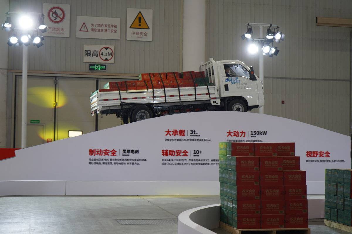 ���ǵϽο�T4����&nbsp;9.58�����¶���С��