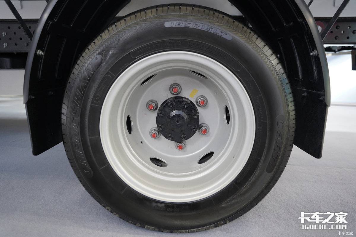 主打实用与经济 比亚迪轿卡T4科技版