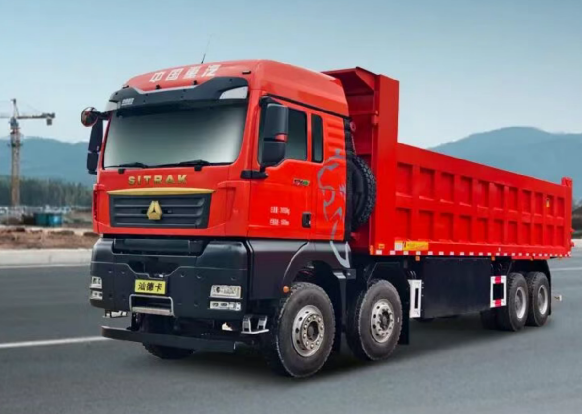 中国重汽汕德卡新能源自卸车------工地