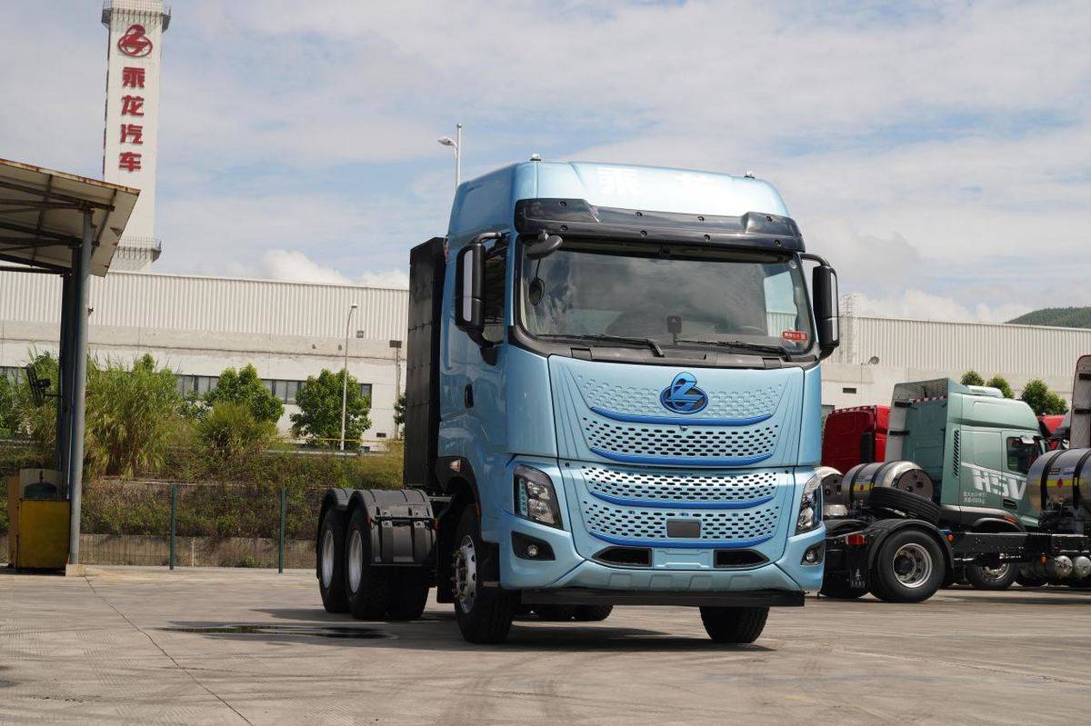 600度超大电量！这台乘龙纯电牵引车让卡友告别续航焦虑/private/var/folders/fs/09t11mwd3vscrk7xjsvf5vgw0000gn/T/com.kingsoft.wpsoffice.mac/picturecompress_20251110113451/output_1.jpgoutput_1