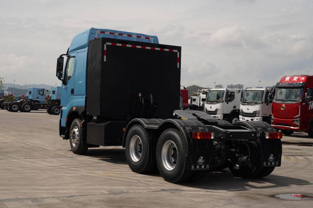 600度超大电量！这台乘龙纯电牵引车让卡友告别续航焦虑/private/var/folders/fs/09t11mwd3vscrk7xjsvf5vgw0000gn/T/com.kingsoft.wpsoffice.mac/picturecompress_20251110133115/output_1.jpgoutput_1