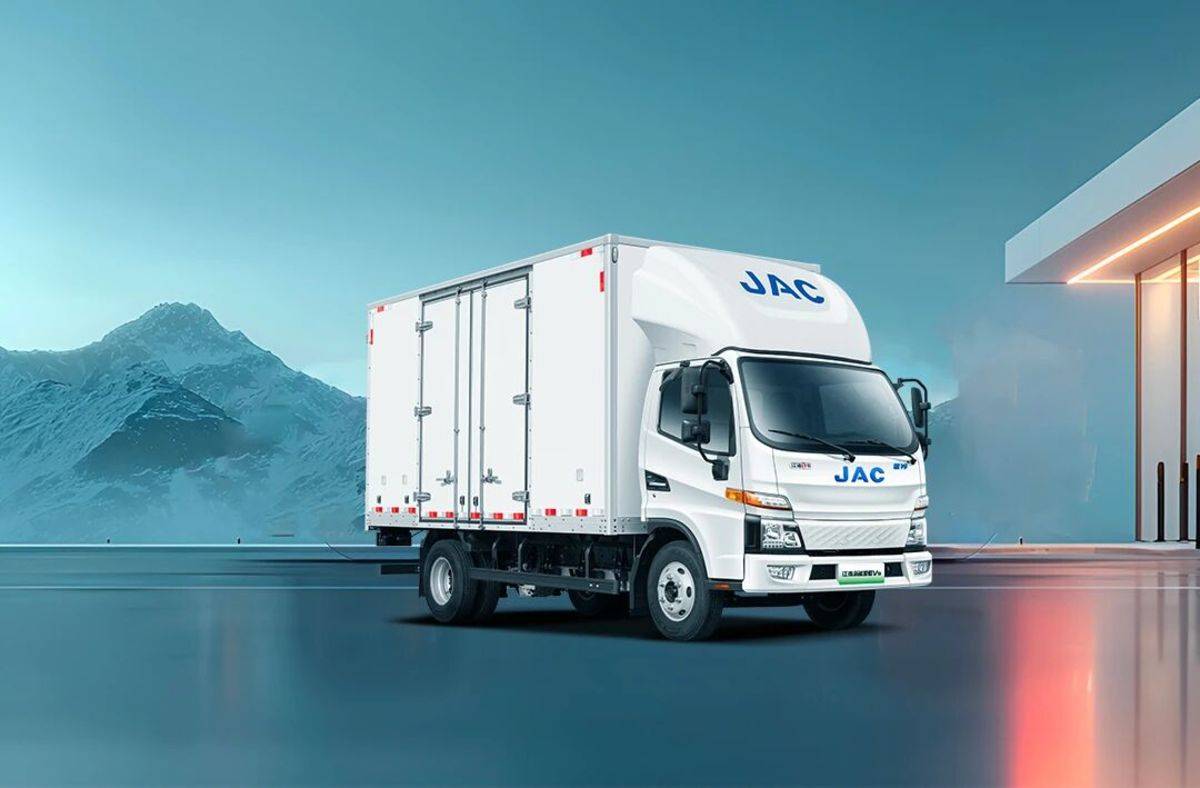 携手共赢！江淮新能源轻卡EV5助力中通快递迎战