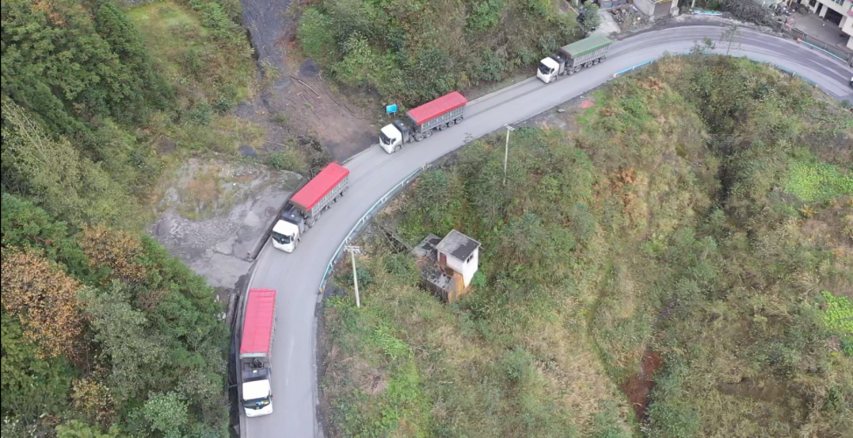 在乌蒙深处，解锁1人管几十台车的“数字密码”