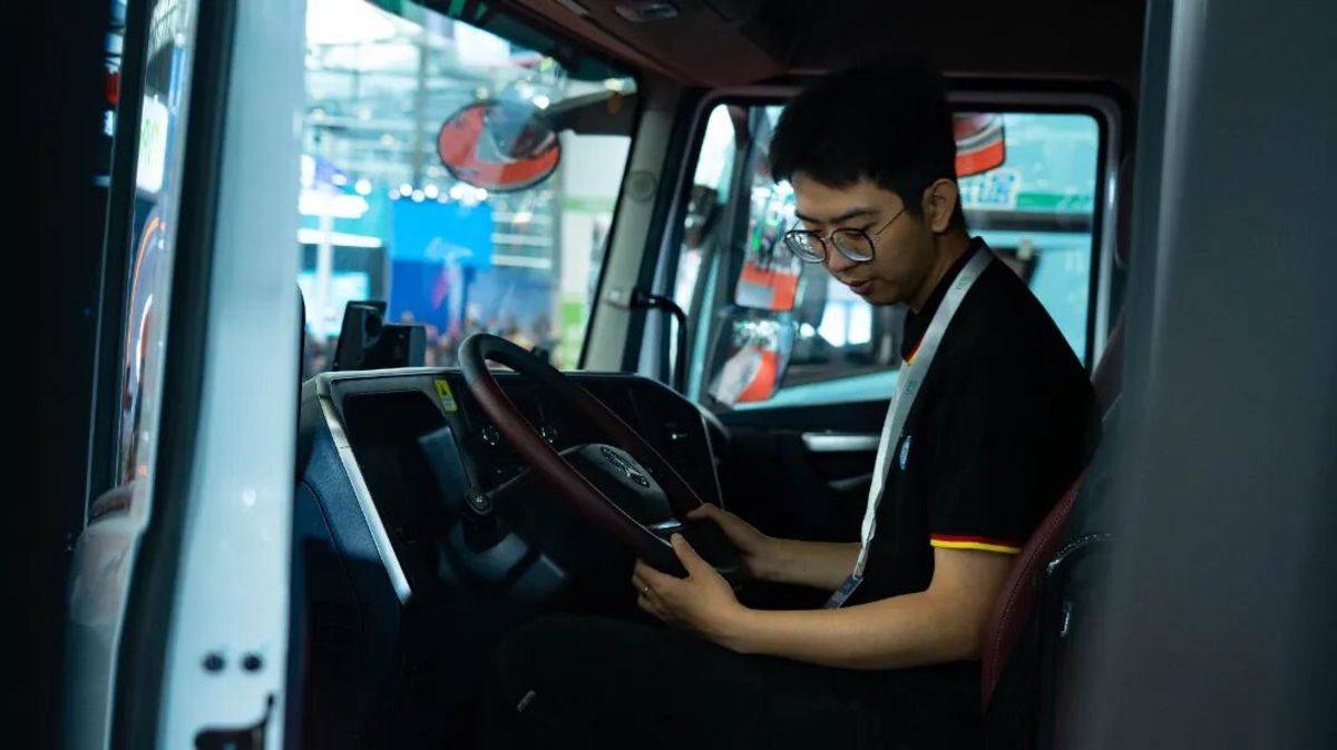 智领零碳！三一重卡携爆款车型闪耀2025深圳充换电展