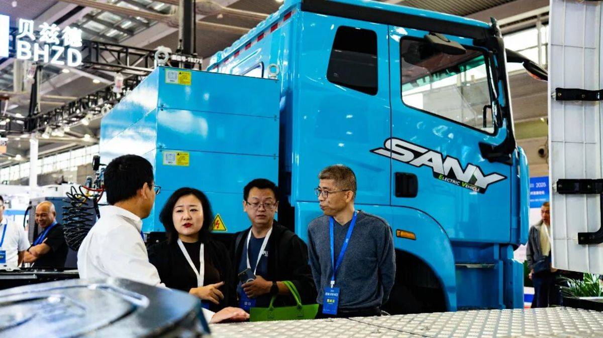 智领零碳！三一重卡携爆款车型闪耀2025深圳充换电展