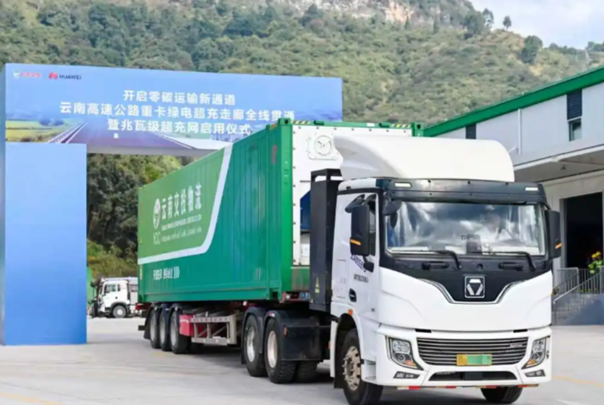 不止是销冠!徐工用“场景+生态”牌把新能源重卡开进超充时代