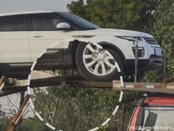 艺高人胆大！轿运车接驳换货极限上板全过程！