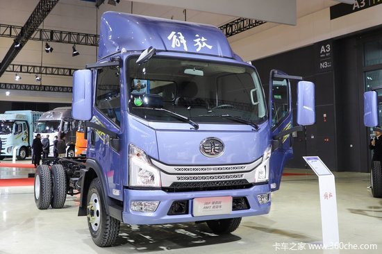 拉重载长运输！180大马力+8挡变速箱+200L大油箱 解放J6F究竟强在哪？