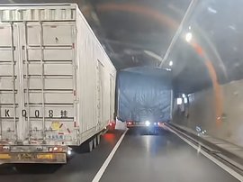 这样都能超车?A2是真猛!