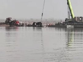 货车过黄河花园口浮桥 部分桥面塌陷