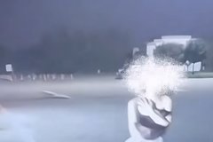 ��ҹ����˾�������������ﴩ�ű�¶����