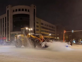 央视新闻等媒体聚焦多地迎来降雪，山东重工铲雪神器战风雪、保民生